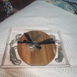 OAK & OLIVE NWT KNOT TOO SHABBY CRABBY CHEESE BOARD SET